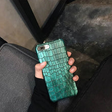 Load image into Gallery viewer, Luxury Retro 3D Crocodile Phone Case For iPhone.